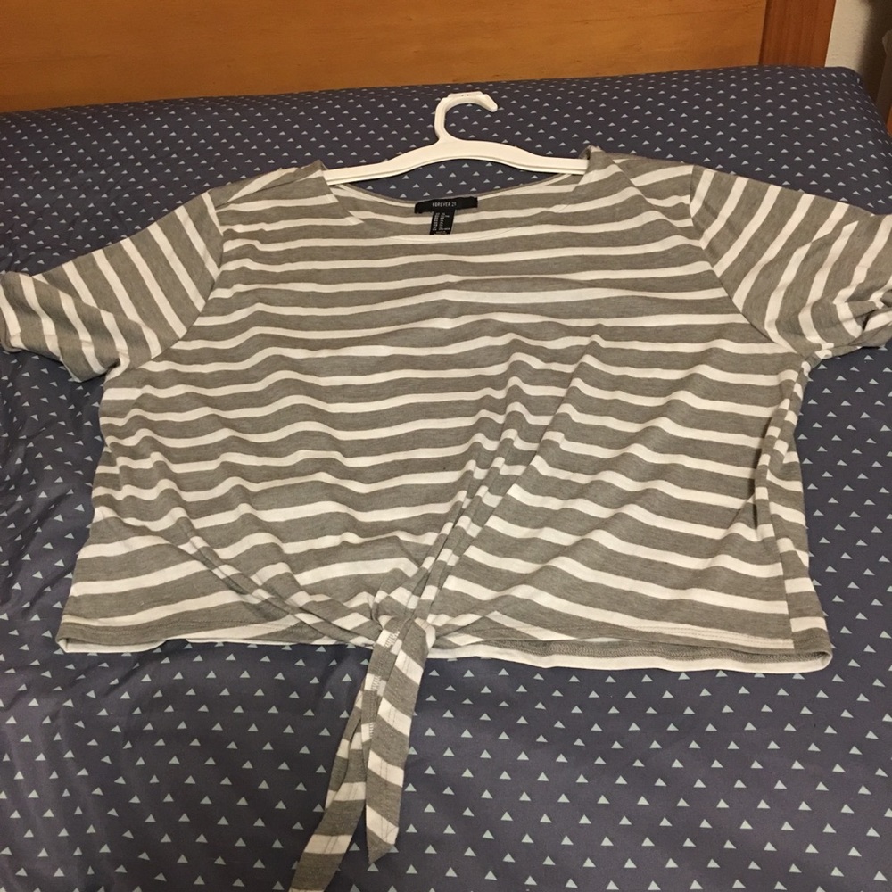 Striped cropped shirt